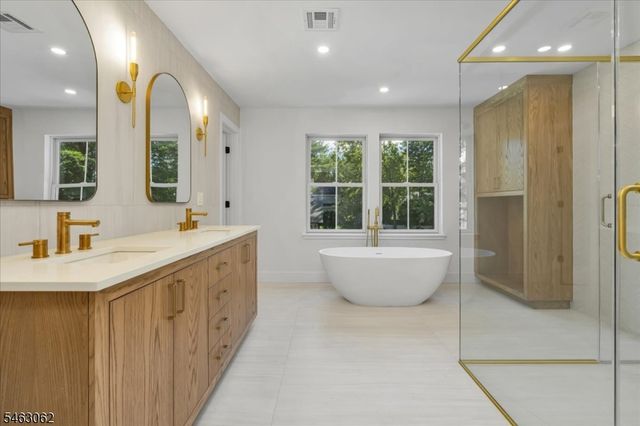 2042 W Broad St, Scotch Plains Twp., NJ 07076