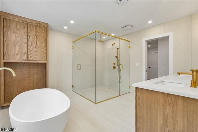 2042 W Broad St, Scotch Plains Twp., NJ 07076