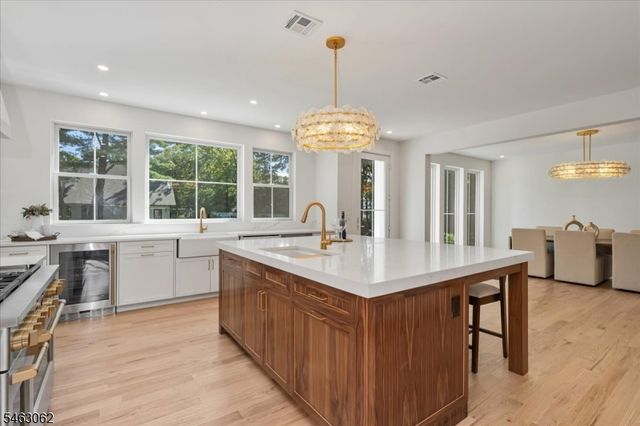 2042 W Broad St, Scotch Plains Twp., NJ 07076