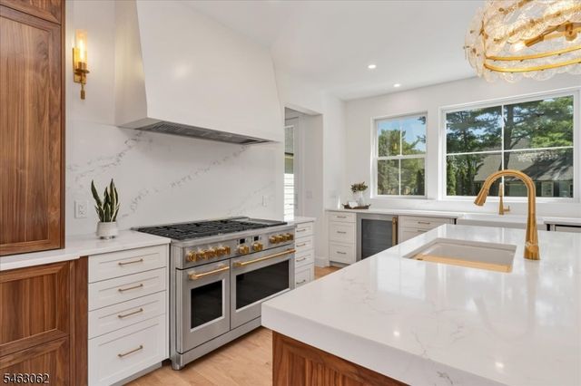2042 W Broad St, Scotch Plains Twp., NJ 07076