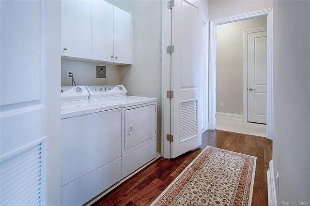 100 Stone Ridge Way APT 1H, Fairfield, CT 06824