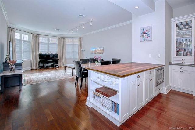 100 Stone Ridge Way APT 1H, Fairfield, CT 06824