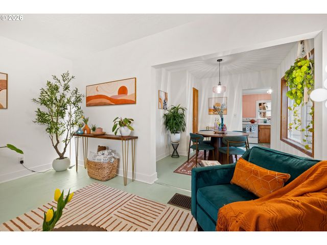 1928 Ne 63RD Ave, Portland, OR 97213