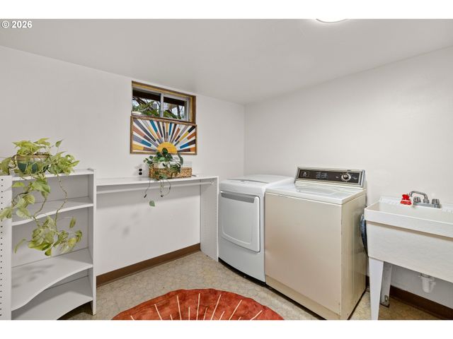 1928 Ne 63RD Ave, Portland, OR 97213