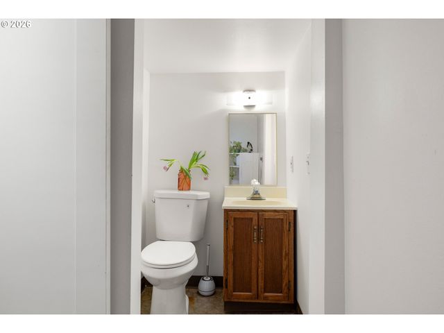 1928 Ne 63RD Ave, Portland, OR 97213