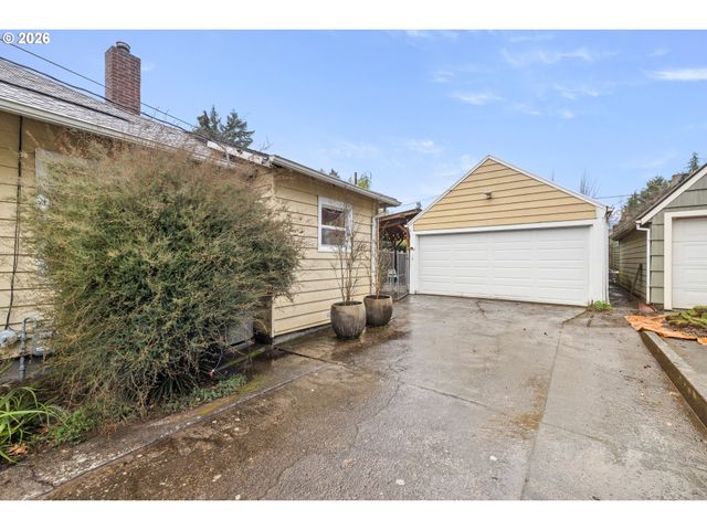 1928 Ne 63RD Ave, Portland, OR 97213