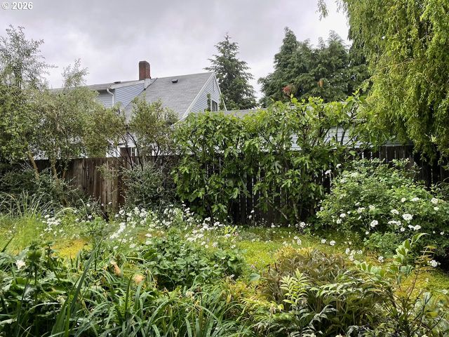 1928 Ne 63RD Ave, Portland, OR 97213