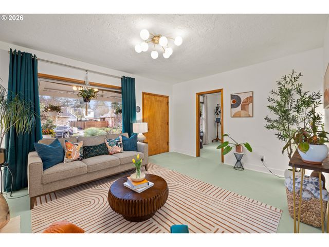 1928 Ne 63RD Ave, Portland, OR 97213