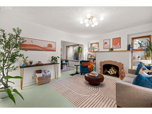 1928 Ne 63RD Ave, Portland, OR 97213