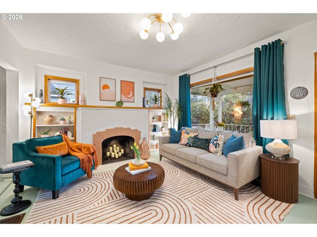 1928 Ne 63RD Ave, Portland, OR 97213