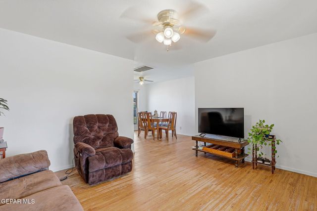 5633 PRINCE EDWARD Avenue, El Paso, TX 79924