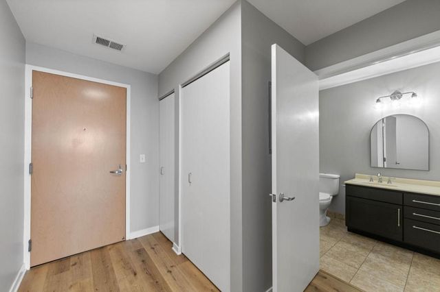 929 Portland Ave 1310, Minneapolis, MN 55404