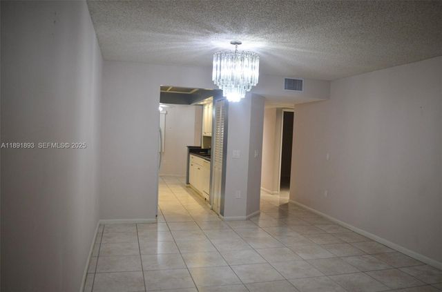 800 SW 142nd Avenue 104N, Pembroke Pines, FL 33027