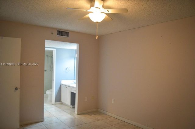 800 SW 142nd Avenue 104N, Pembroke Pines, FL 33027