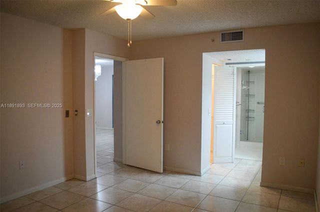 800 SW 142nd Avenue 104N, Pembroke Pines, FL 33027