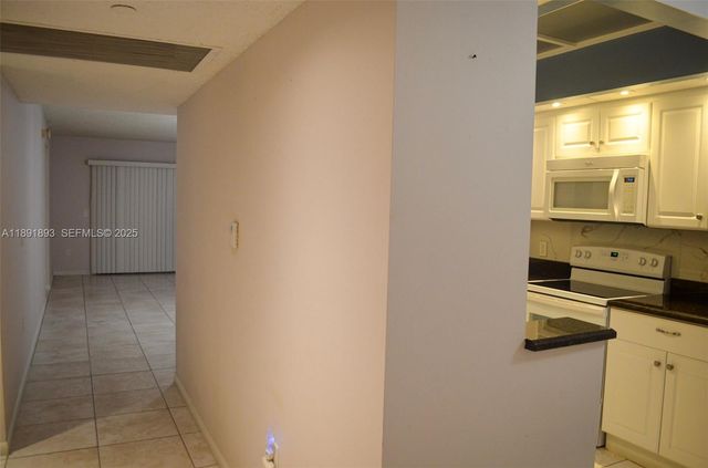 800 SW 142nd Avenue 104N, Pembroke Pines, FL 33027