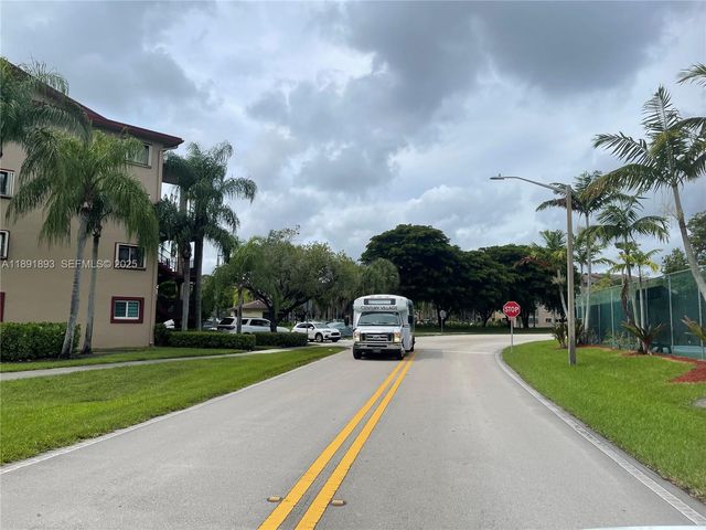 800 SW 142nd Avenue 104N, Pembroke Pines, FL 33027