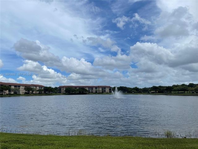 800 SW 142nd Avenue 104N, Pembroke Pines, FL 33027