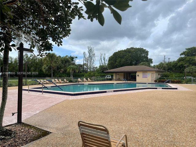 800 SW 142nd Avenue 104N, Pembroke Pines, FL 33027