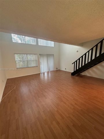 17911 NW 68th Avenue N206, Hialeah, FL 33015
