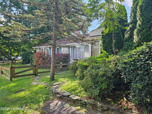 66 Whalepond Road, Oakhurst, NJ 07755