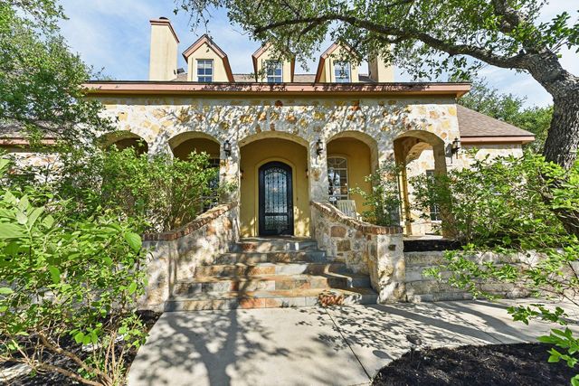 203 Saddle Blanket DR, Dripping Springs, TX 78620
