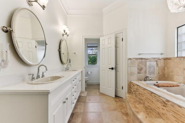 203 Saddle Blanket DR, Dripping Springs, TX 78620