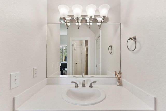 203 Saddle Blanket DR, Dripping Springs, TX 78620