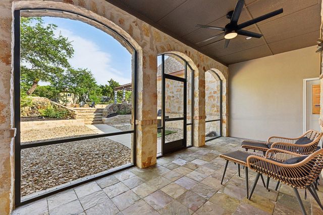 203 Saddle Blanket DR, Dripping Springs, TX 78620