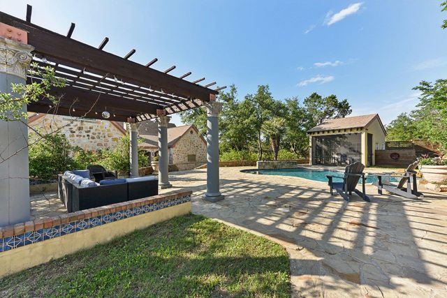 203 Saddle Blanket DR, Dripping Springs, TX 78620