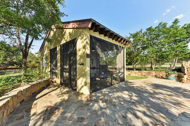 203 Saddle Blanket DR, Dripping Springs, TX 78620