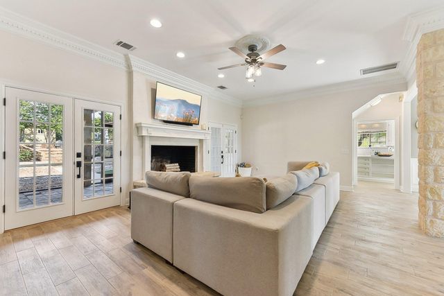 203 Saddle Blanket DR, Dripping Springs, TX 78620