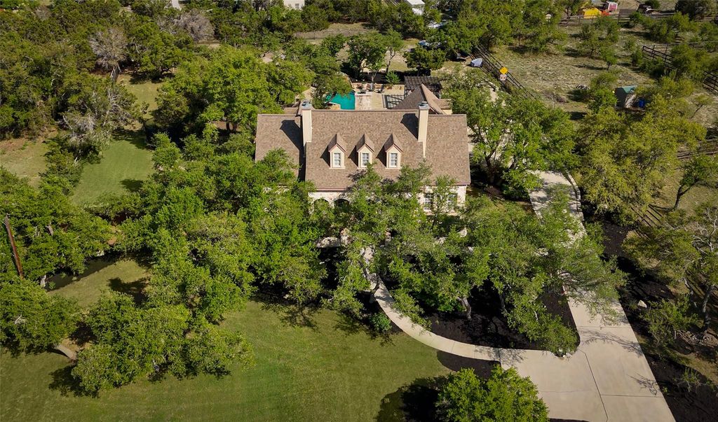 203 Saddle Blanket DR, Dripping Springs, TX 78620