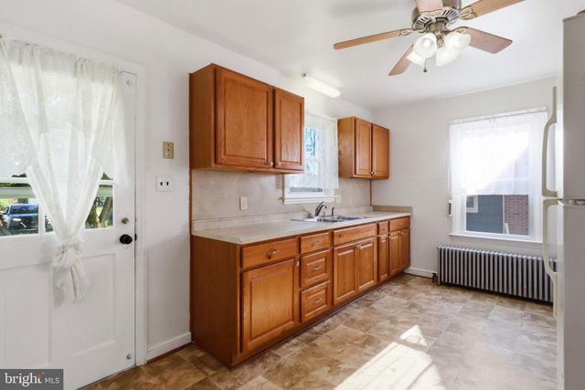 1530 E PHILADELPHIA ST, York, PA 17403