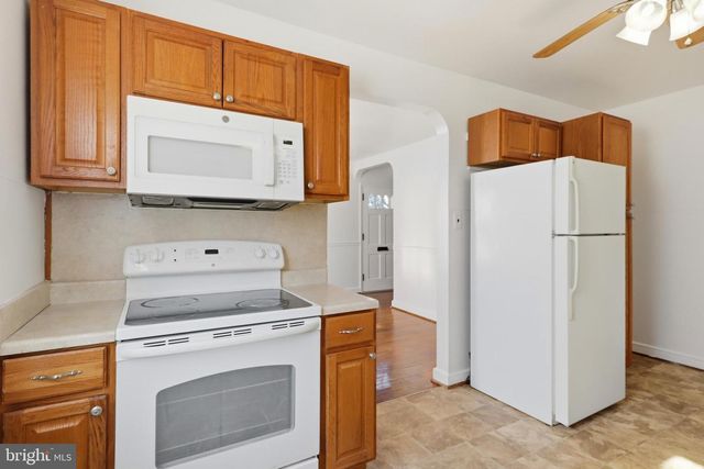 1530 E PHILADELPHIA ST, York, PA 17403