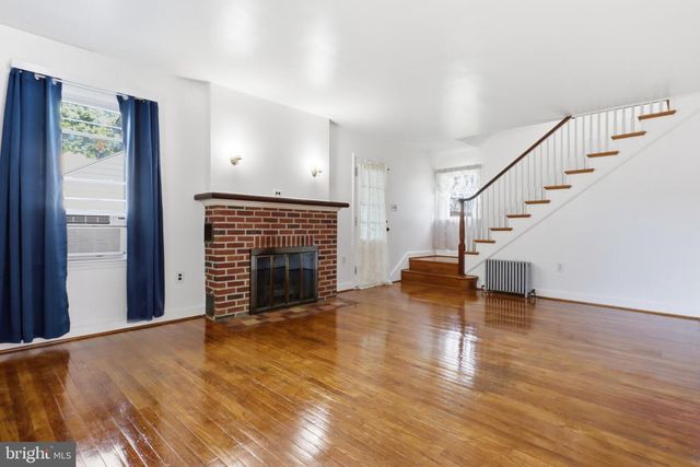 1530 E PHILADELPHIA ST, York, PA 17403