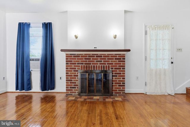 1530 E PHILADELPHIA ST, York, PA 17403