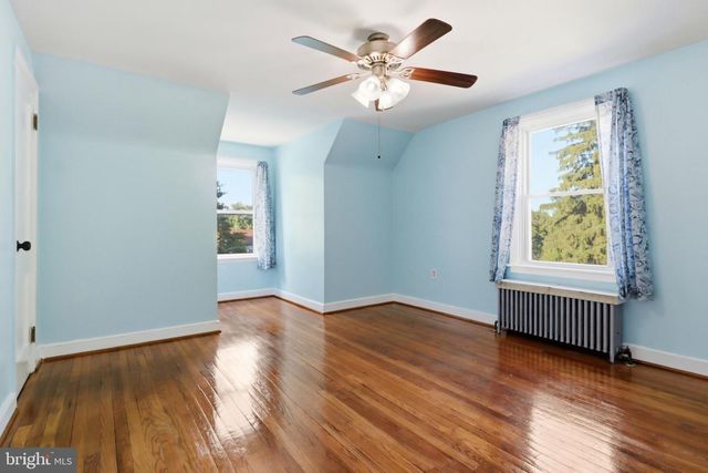 1530 E PHILADELPHIA ST, York, PA 17403