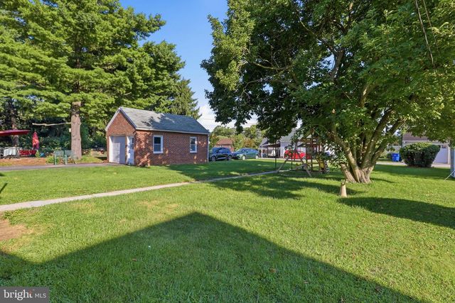 1530 E PHILADELPHIA ST, York, PA 17403