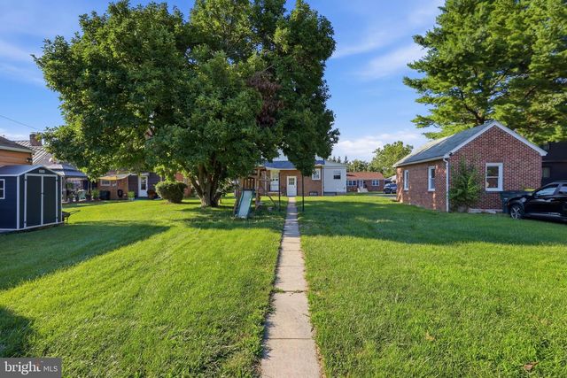 1530 E PHILADELPHIA ST, York, PA 17403