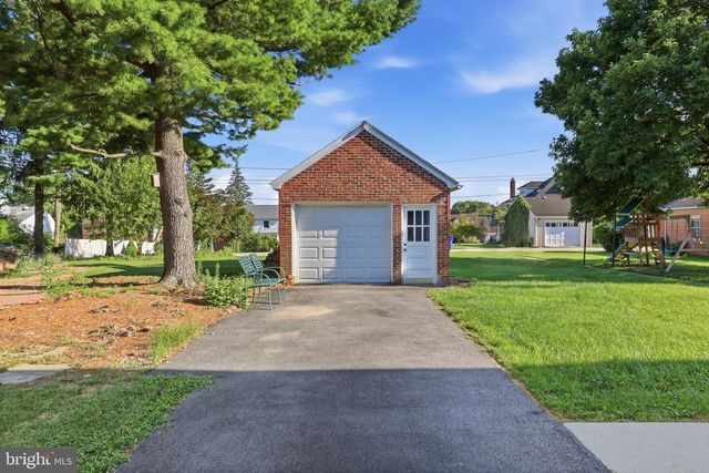 1530 E PHILADELPHIA ST, York, PA 17403