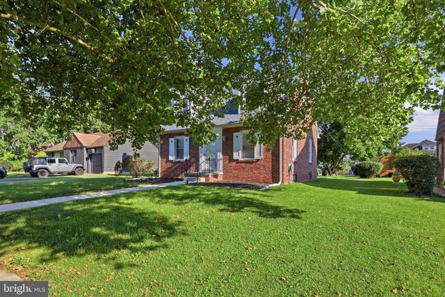 1530 E PHILADELPHIA ST, York, PA 17403