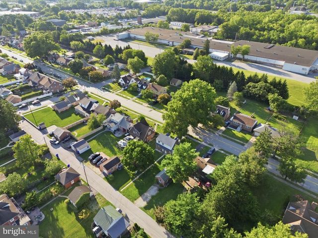 1530 E PHILADELPHIA ST, York, PA 17403