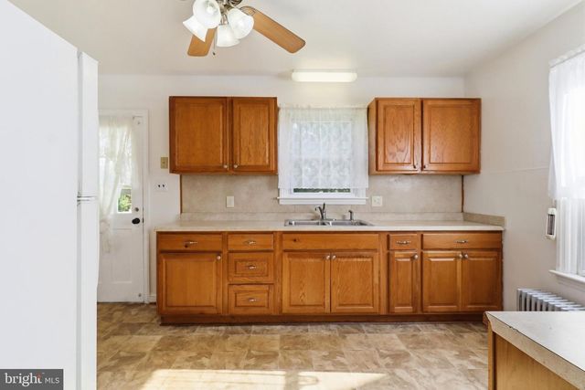 1530 E PHILADELPHIA ST, York, PA 17403