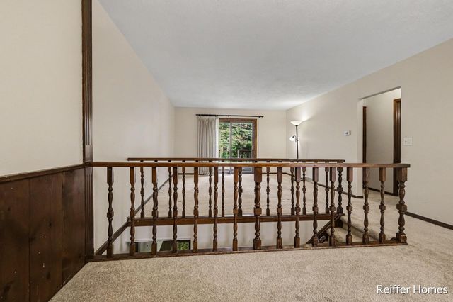 2638 Chatham Woods Drive SE, Grand Rapids, MI 49546
