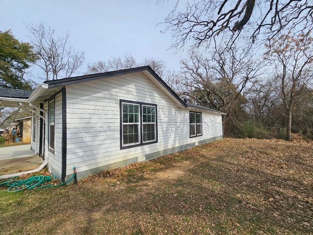 207 Pine Street, Keene, TX 76059