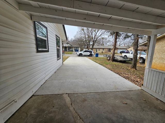 207 Pine Street, Keene, TX 76059