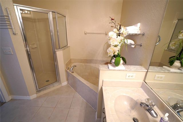1202 LAKE MARION GOLF RESORT 1202, Kissimmee, FL 34759