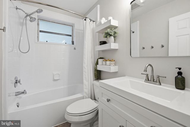 6368 HILLCREST PL, Alexandria, VA 22312