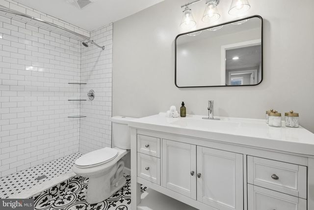 6368 HILLCREST PL, Alexandria, VA 22312